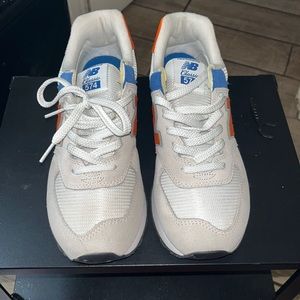 New balance classic 574 size 8½ men white blue orange NY knicks colors